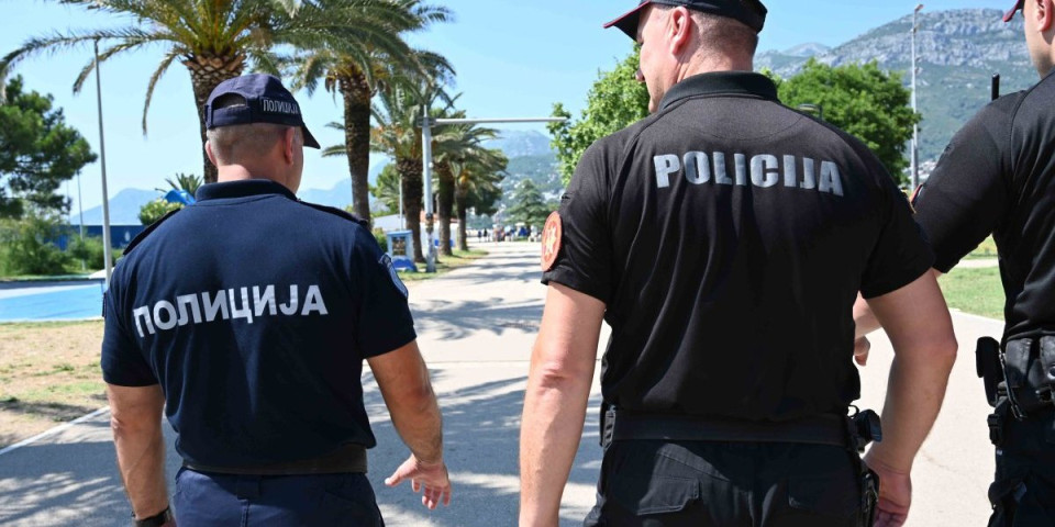 Beograđanin uhapšen u Budvi! Petorica mladića pretuklo čuvara plaže