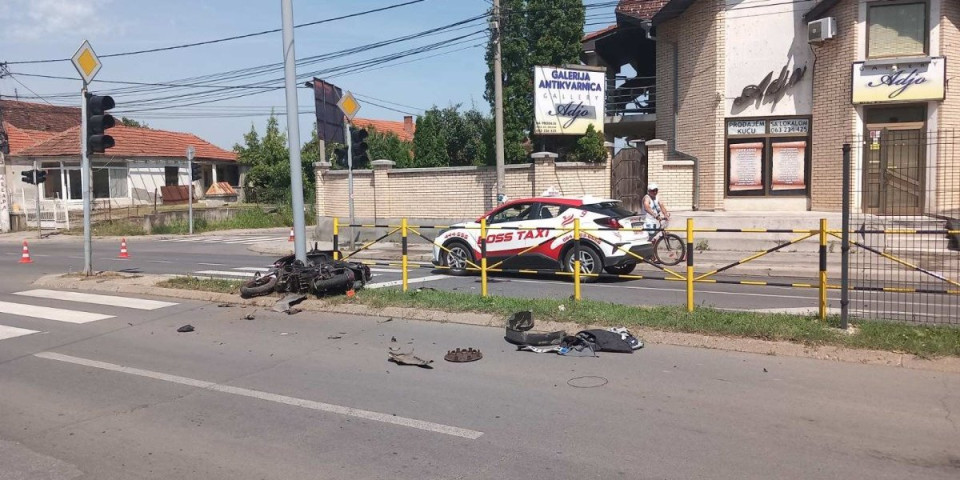 Motor nalateo na automobil! Povređeni u udesu u Kruševcu kritično (FOTO/ VIDEO)
