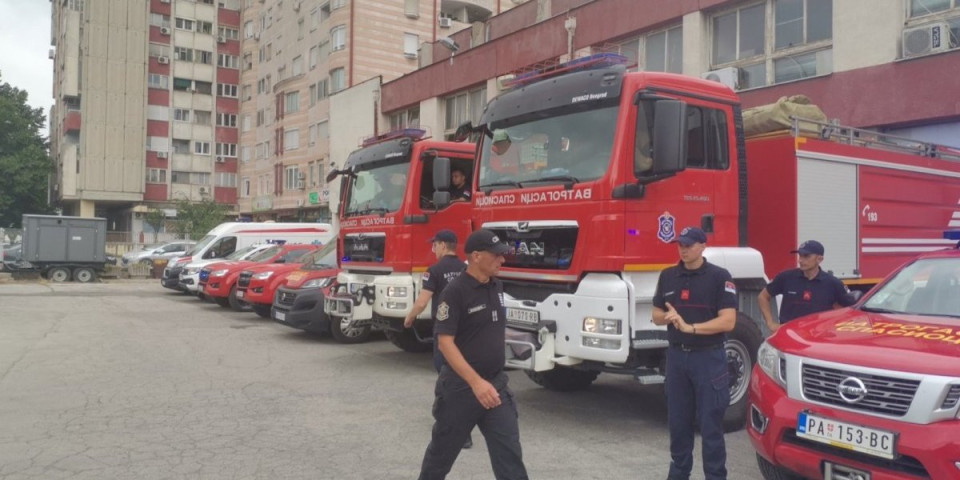Srpski vatrogasci krenuli u Grčku: Pomažu u borbi sa vatrenom stihijom (FOTO, VIDEO)