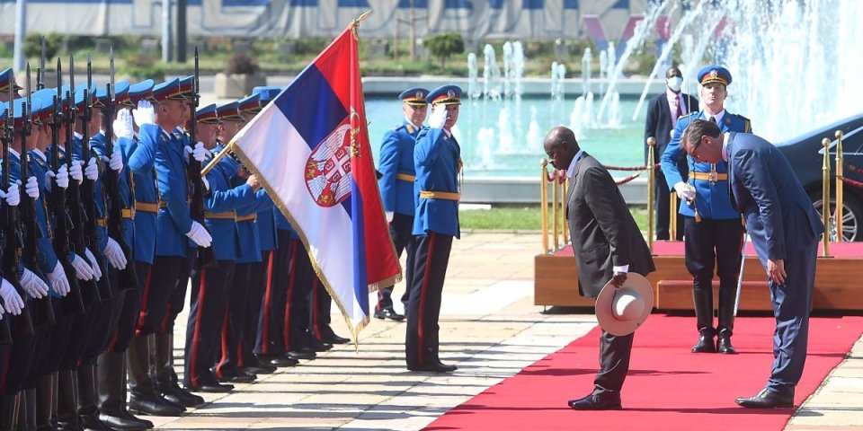 Uvažavanje, razumevanje, solidarnost i tradicionalno prijateljstvo! Vučić o poseti predsednika Ugande! (FOTO)