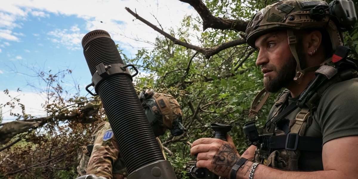 Brutalan snimak Bahmuta! Specijalci bacaju granate sa povećanom eksplozivnom moći i uništavaju ukrajinsku pešadiju
