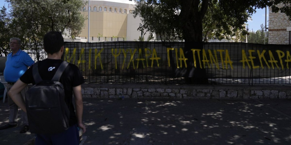 Grci brutalno udarili na Hrvate: Lije krv naših navijača, lobiranje u UEFA važnije od života
