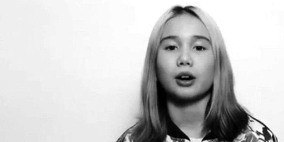 ISPRAVKA: Mlada influenserka nije umrla u 14. godini, reč je o dezinformaciji