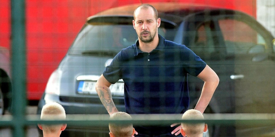 Borjan se vratio kući! Bivši kapiten Zvezde uhvaćen u Beogradu! Bez fudbala ne može (FOTO)