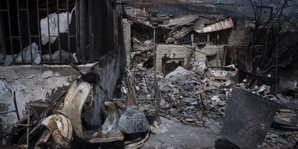 Uzbuna u Grčkoj: Besne požari na severu zemlje, vatra se približila prvim kućama!