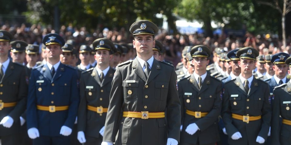 Do koje godine Srbi mogu da odlažu služenje Vojske? Evo u kom slučaju vojni rok traje duže i šta ako je regrut u inostranstvu