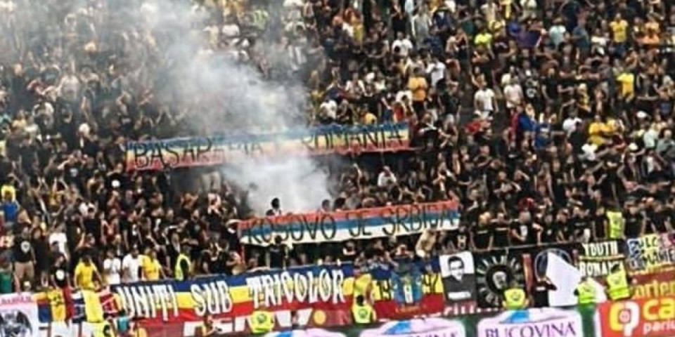 Haos u Rumuniji! Fudbaleri tzv. Kosova se povukli sa terena zbog transparenta "Kosovo je Srbija"