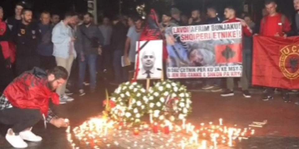 "Krv se ne prašta" Albanci slave ubijenog policajca uz zastave OVK, Srbima poslali jezive poruke (FOTO)