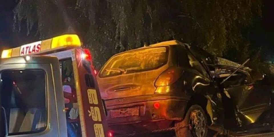 Neregistrovanim automobilom i pijan izazvao nesreću: Udario u banderu kod Bačkog Petrovca