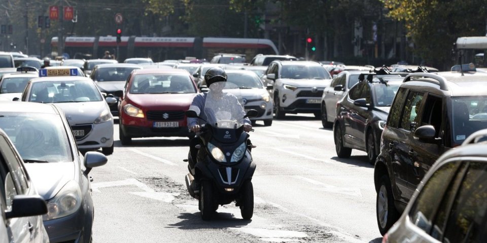 AMSS upozorava, na ovo obratite pažnju: U gradovima se danas očekuje pojačan saobraćaj!