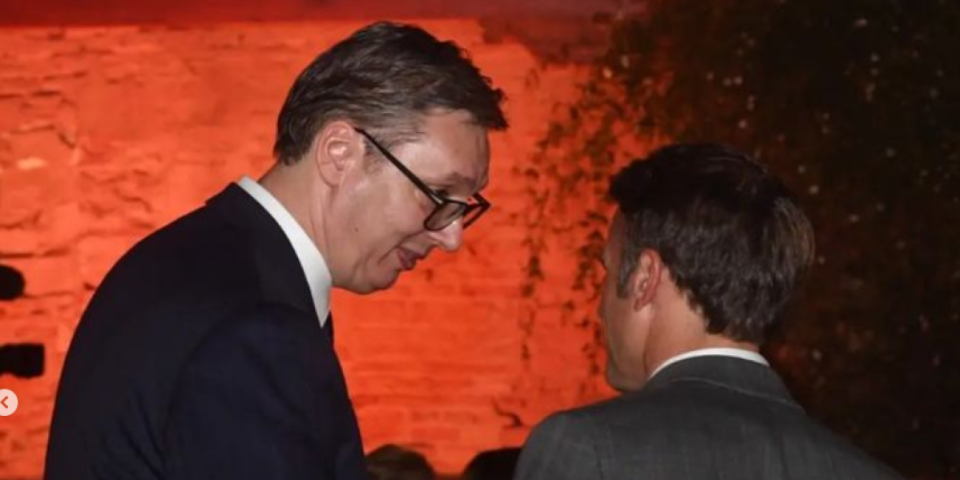 Srdačan susret u palati Alhambra: Vučić razgovarao sa Makronom