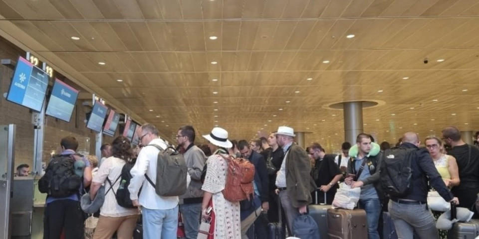 Srbi se čekiraju na aerodromu u Tel Avivu i uskoro kreću za Srbiju! Evakuacija naših državljana u toku (FOTO)