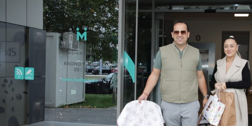Emir Habibović stigao po suprugu u porodilište! Pevačica blista od sreće nakon porođaja
