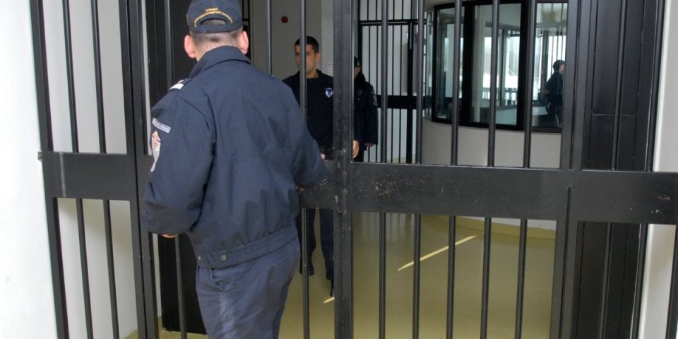 Petorica osuđenika planirali da zbrišu kroz podrum! Otkriven pokušaj bekstva iz zatvora u Smederevu