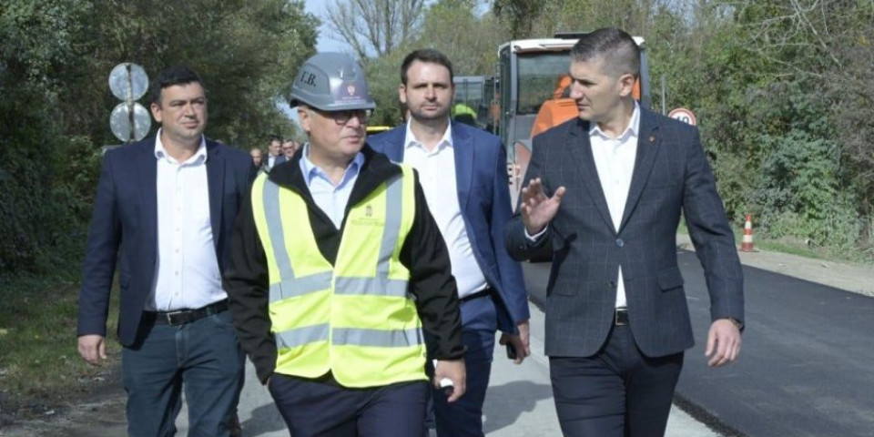 Vesić: Ispunjeno obećanje Aleksandra Vučića, rekonstruiše se put Ram - Bratinac