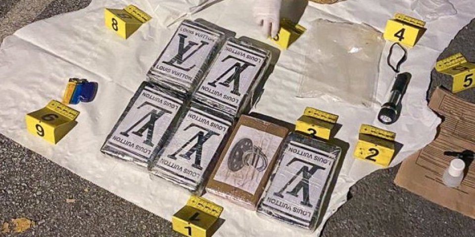 Kokain pronađen u Beogradu pripada kavačkom klanu? Odao ih znak na paketima