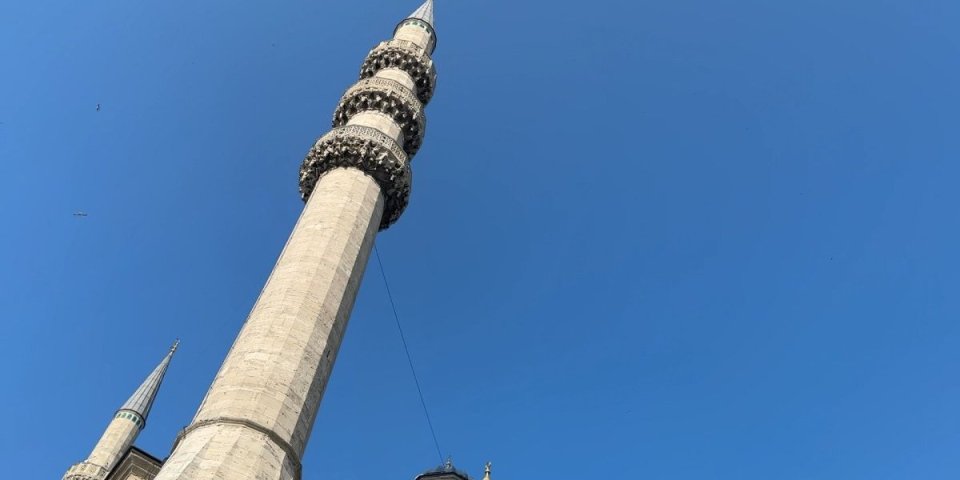 Detalji haosa u džamiju u Beogradu: Vikao da sve muslimane treba pobiti pa pretio skalpelom