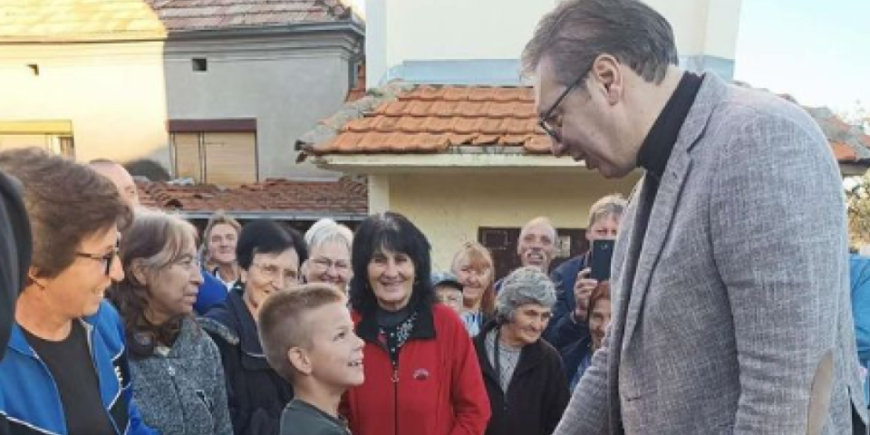 Vučić se oglasio: "Najlepše je kad sam sa svojim narodom" (FOTO)