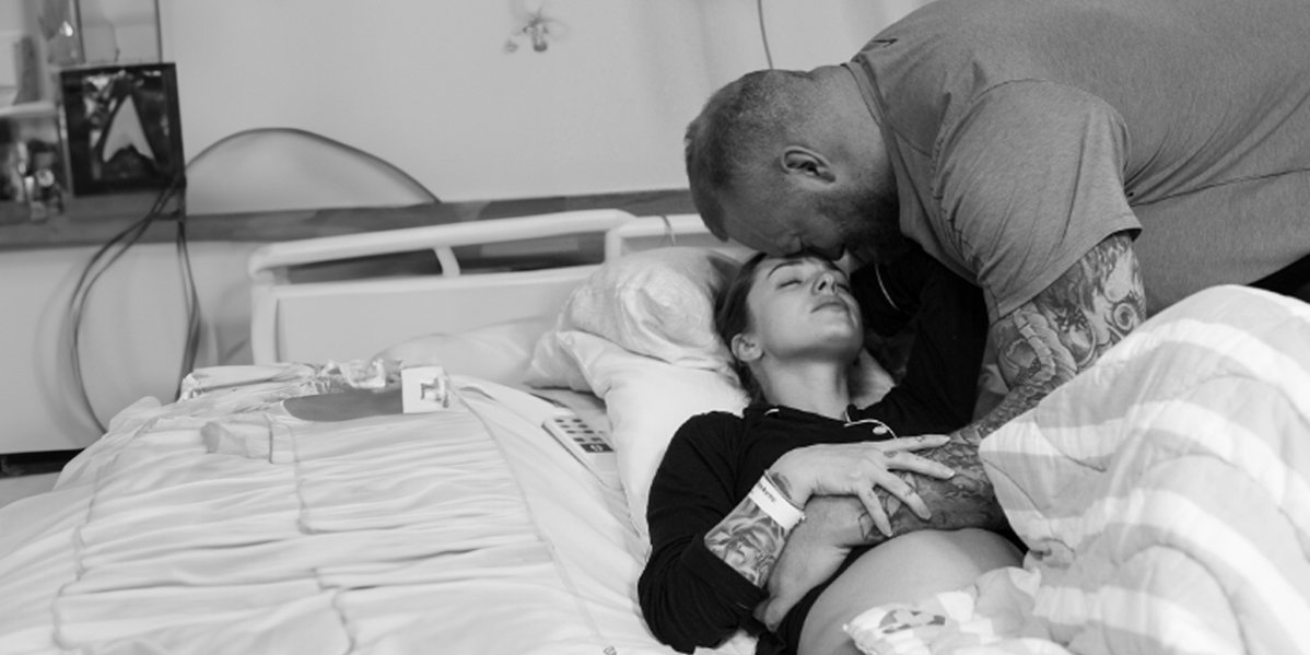Glumcu iz serije "Igra prestola" preminula ćerka! Njegova supruga se oglasila potresnom porukom, podelila slike iz bolnice (FOTO)