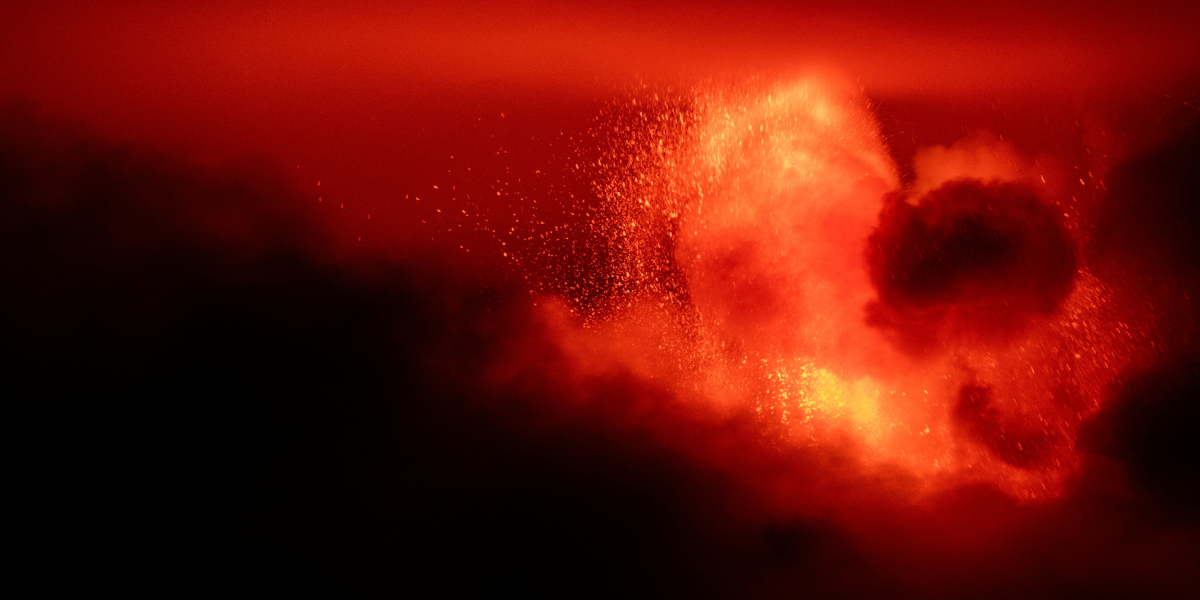 (VIDEO) Panika u Italiji, snažna erupcija vulkana Etna! Kamere zabeležile trenutak eksplozije!