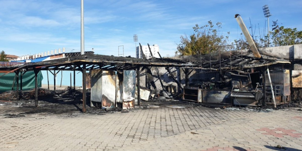 Prve fotografije nakon požara u jagodinskom akva parku: Varnica iz neispravnih instalacija izazvala vatrenu stihiju (FOTO/ VIDEO)