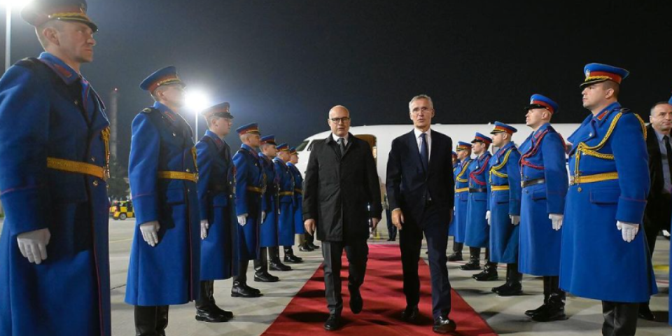 Stoltenberg nastavlja posetu Srbiji! Generalni sekretar NATO-a stigao u Beograd, dočekao ga Vučević! (FOTO)