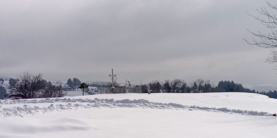 Brojna sela ostala u mraku! Sneg napravio haos u novovaroškom kraju, ne prestaje da pada (FOTO)