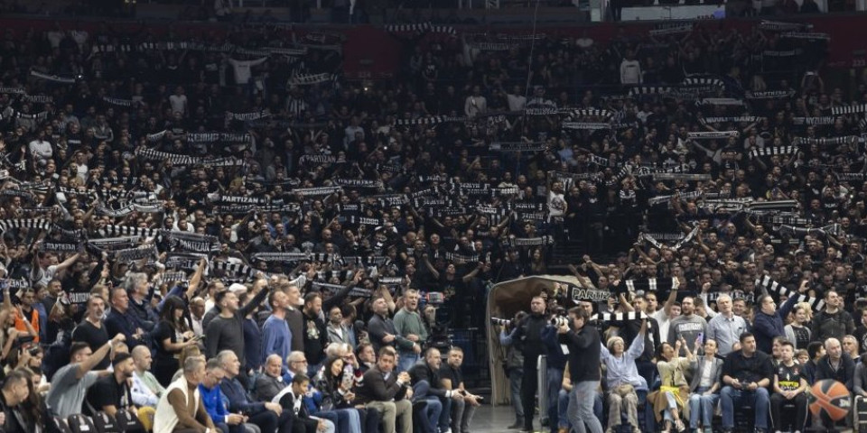 Haos u Valensiji! Velika tuča navijača Partizana i policije! (FOTO)