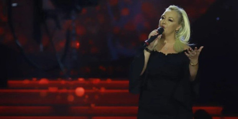 Naša pevačica bila je primorana da napusti Srbiju! Silvija glasom očarala publiku, a sada sprema veliko iznenađenje! (VIDEO)