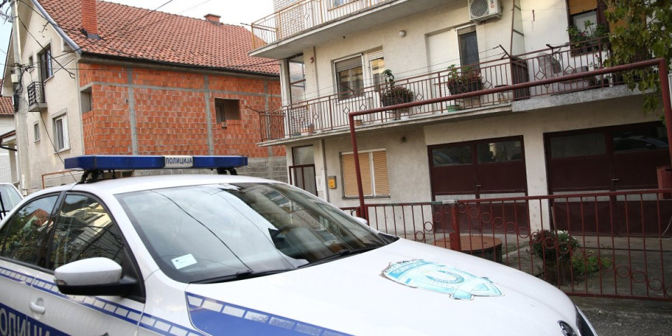 Prve fotografije sa mesta jezivog zločina u Kaluđerici! Otac ubio sina pa sebe (FOTO)