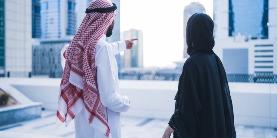 Multimilioner iz Dubaija postavlo supruzi zahteve! Baš joj je teško (VIDEO)