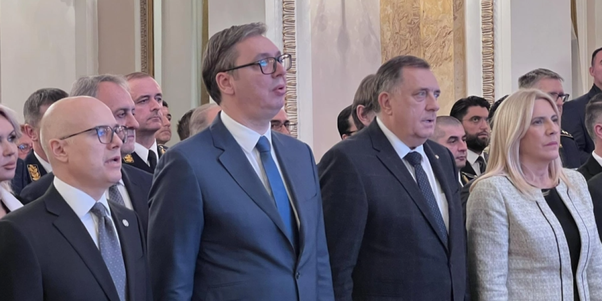 Održan prijem u Domu Garde povodom predstojećih praznika: Prisustvovao i predsednik Vučić (FOTO)