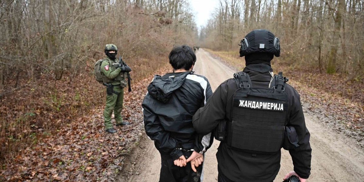 Žena uhapšena kod Preševa: Prevozila migrante u automobilu