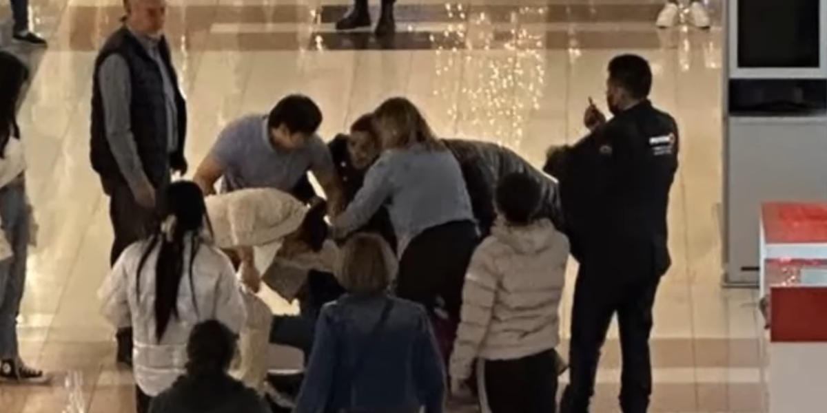 Čerupanje u tržnom centru! Zatekla muža sa ljubavnicom, nastala tuča neviđenih razmera (VIDEO)