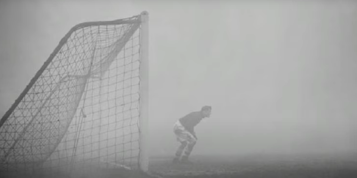 Hit priča sa božićne utakmice: Gusta magla prekinula utakmicu, golman nije imao pojma šta se dešava! (VIDEO)