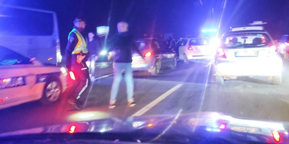 Sudar tri vozila u Nišu: Dve osobe povređene
