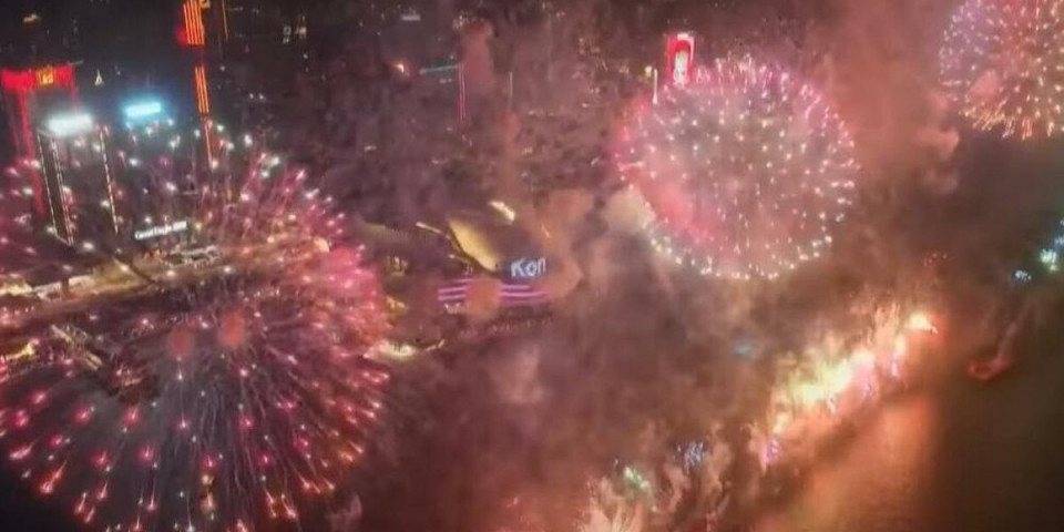 (VIDEO) Veličanstveno! Kinezi za Novu godinu oborili rekord - čak 12 minuta fascinantnog vatrometa!