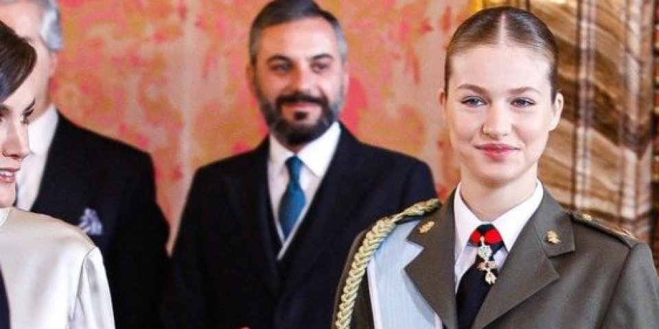 Pojavila se u vojnoj uniformi! Buduća kraljica Španije ostavila sve bez teksta - obučena kao muško pokazala da je najlepša (FOTO)