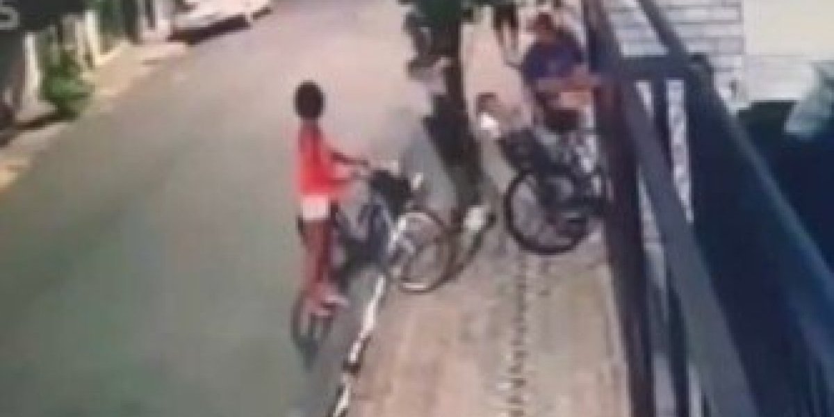 Ubijen škaljarac u Brazilu! Likvidiran dok je vozio dete na biciklu, isplivao jeziv snimak (VIDEO)