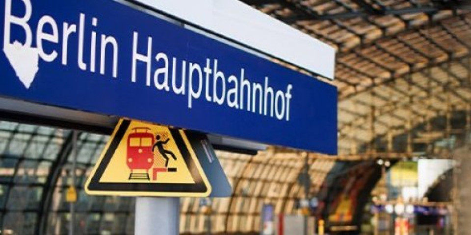 Novi štrajk u Nemačkoj! Radnici sa sobom nose kante jer po ceo dan ne mogu da odu u toalet