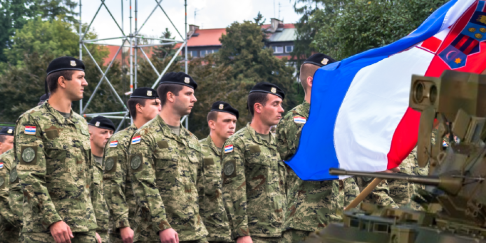Udarno! Hrvatska šalje vojsku na granicu sa Srbijom, dovlače i moćna američka borbena vozila!