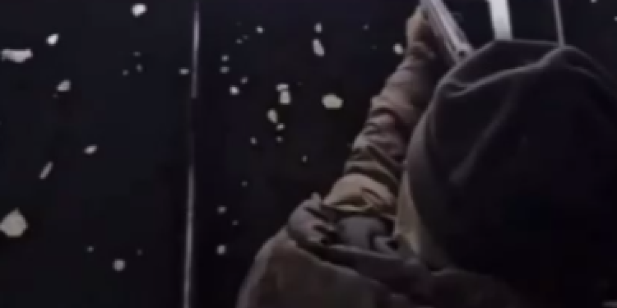 Kakva scena na prvoj liniji fronta! Ruski vojnik lovačkom puškom obara ukrajinski dron (VIDEO)