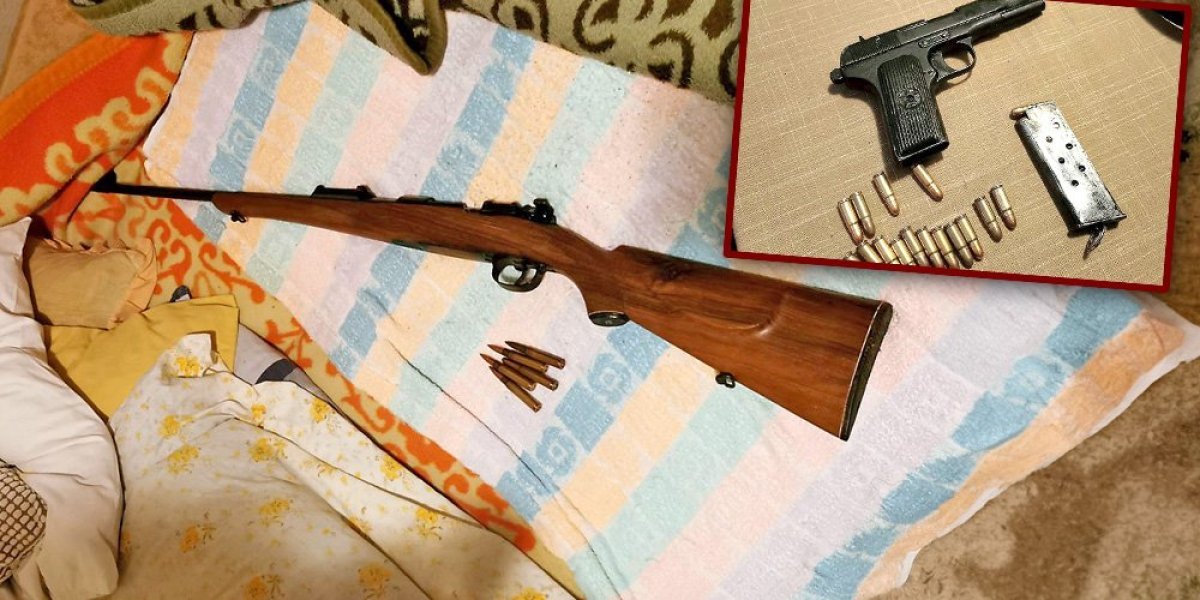 Pronađen pištolj i puška sa municijom: Hapšenje u Rumi