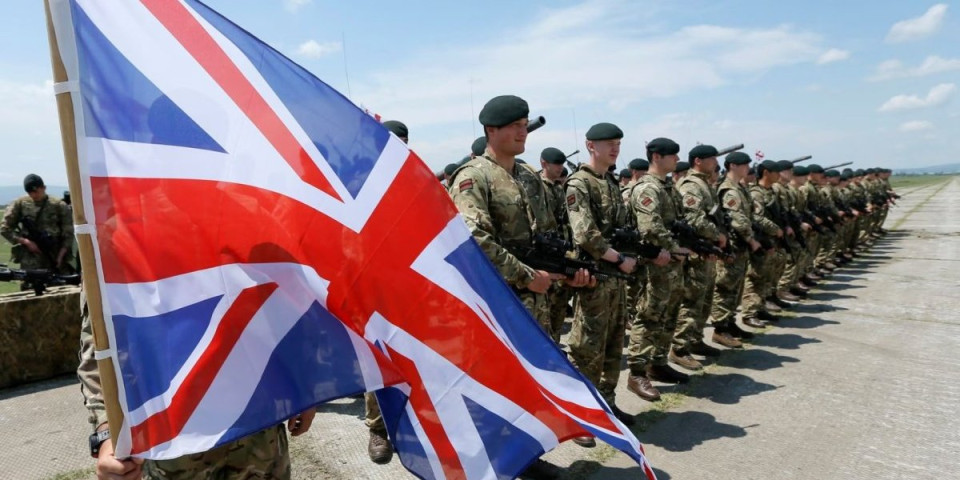 Ljudi, pa šta to radite? Šokantne vesti stižu iz Londona: Posle Francuske i Britanci šalju trupe u Ukrajinu