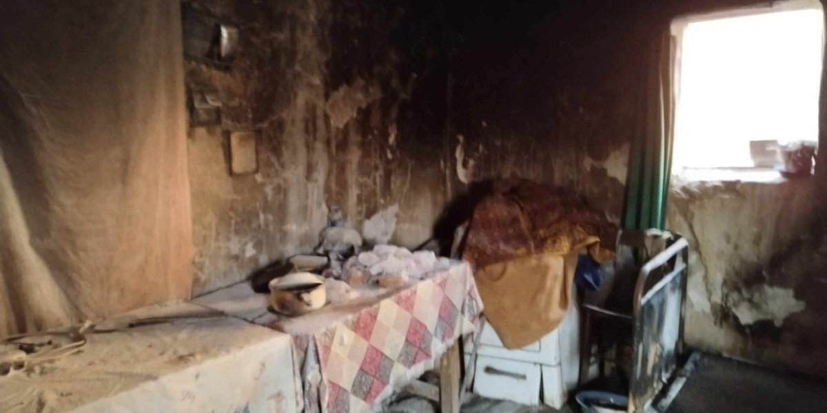 Živa izgorela! Preminula starica (80) teško povređena u požaru u Gadžinom Hanu (FOTO)