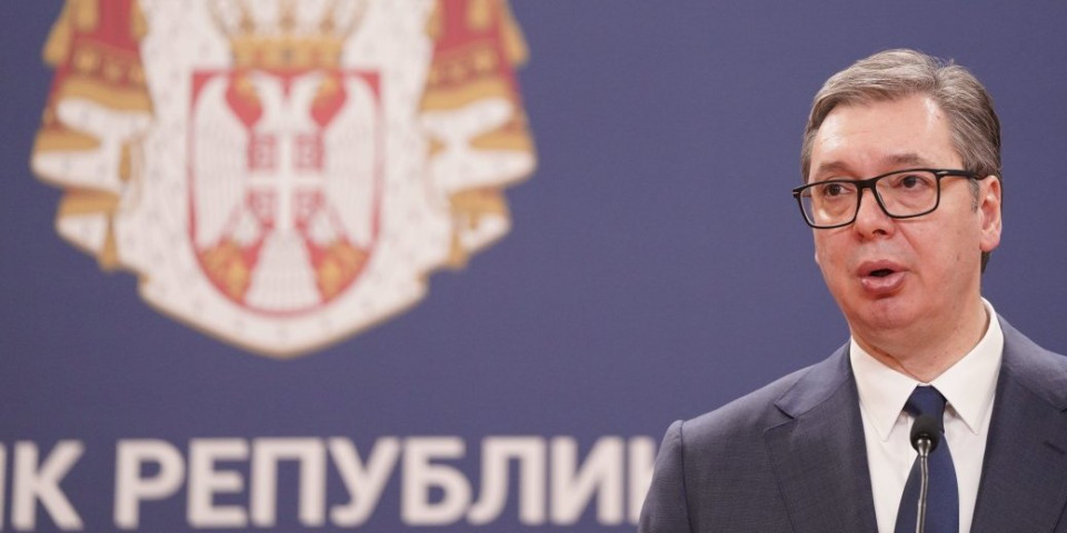 Vučić prisustvovao "Oživljavanju" Starog dvora podovom Dana državnosti