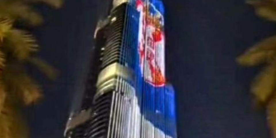 Burdž Kalifa osvetljena u bojama srpske zastave! Vučić: Hvala, Dubai!
