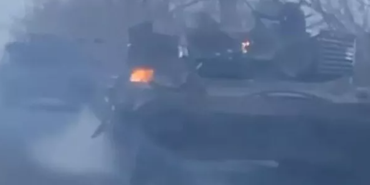 Sav užas pakla Avdejevke u jednom snimku! Zapaljeni tenkovi se jedva kreću - Ovo nema ni na filmu (VIDEO)