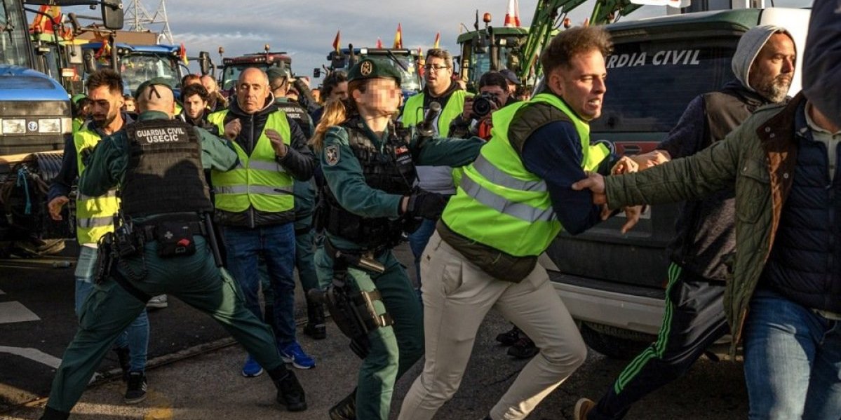 Haos u Madridu! Sukob policije i farmera na velikom protestu protiv politike Brisela! (FOTO, VIDEO)