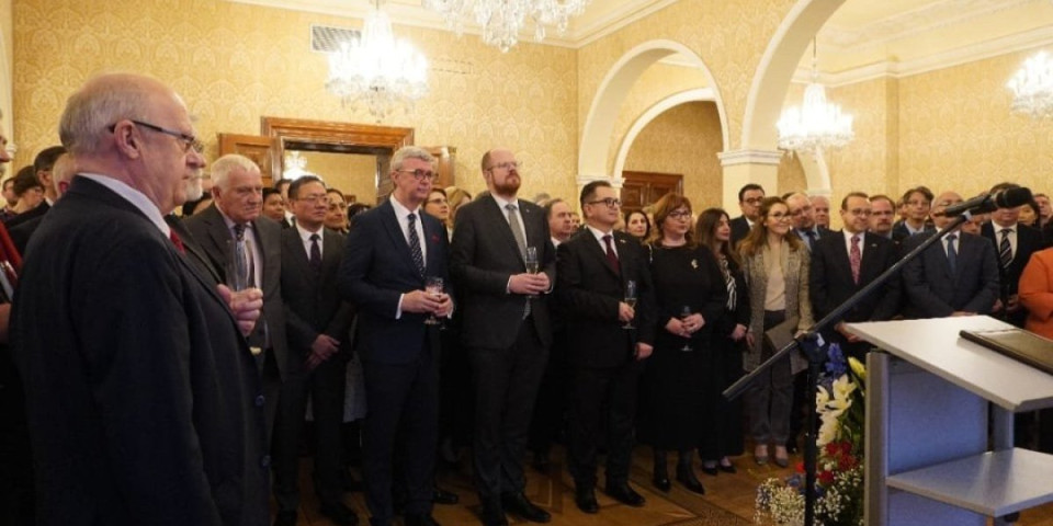 Veliko poštovanje za Srbiju: Na proslavu Dana državnosti došli bivši predsednici Češke Zeman i Klaus